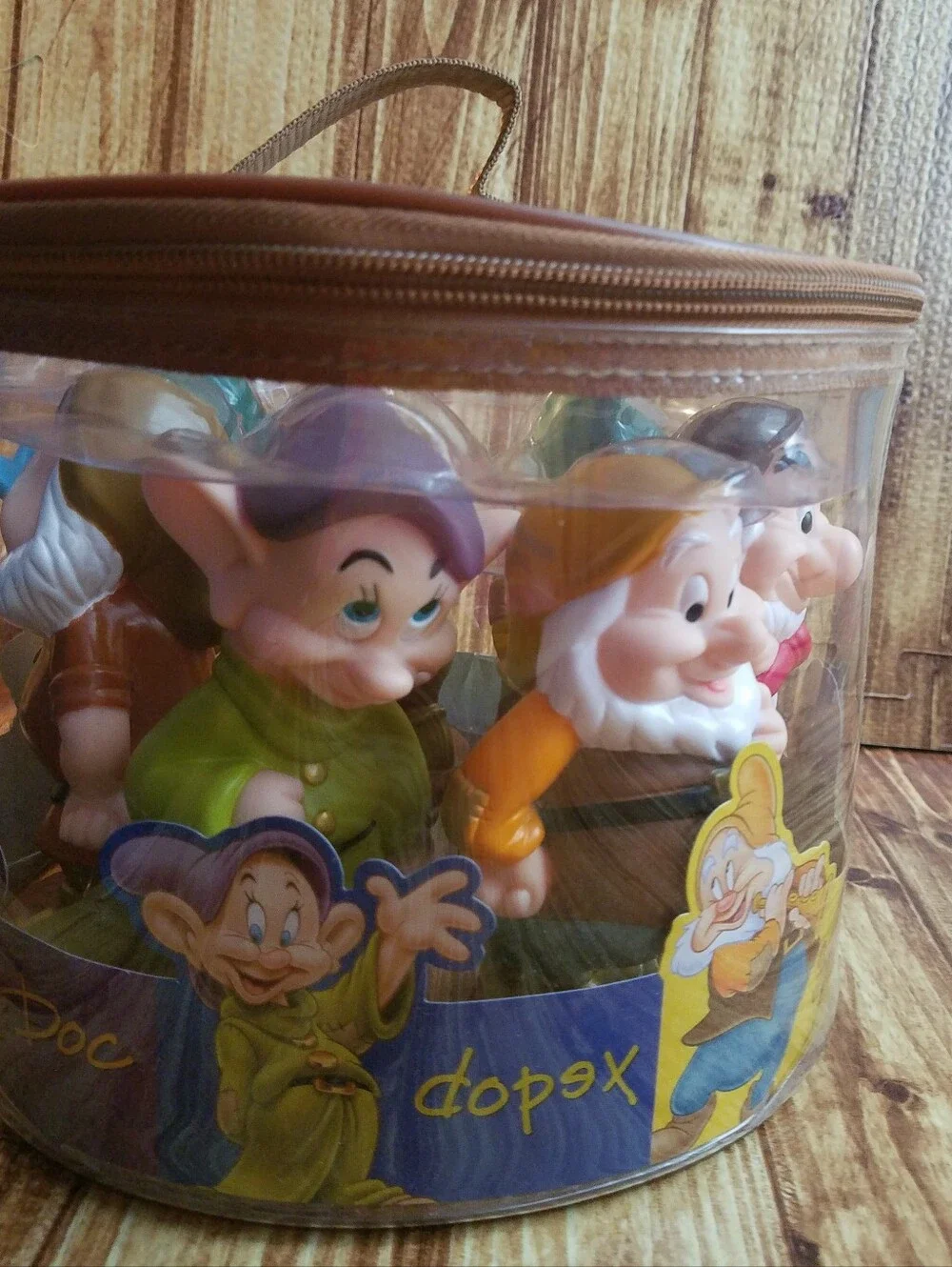 Disney Parks Snow White Seven Dwarfs Squeeze Bath Toy Set Figurines Figures NEW